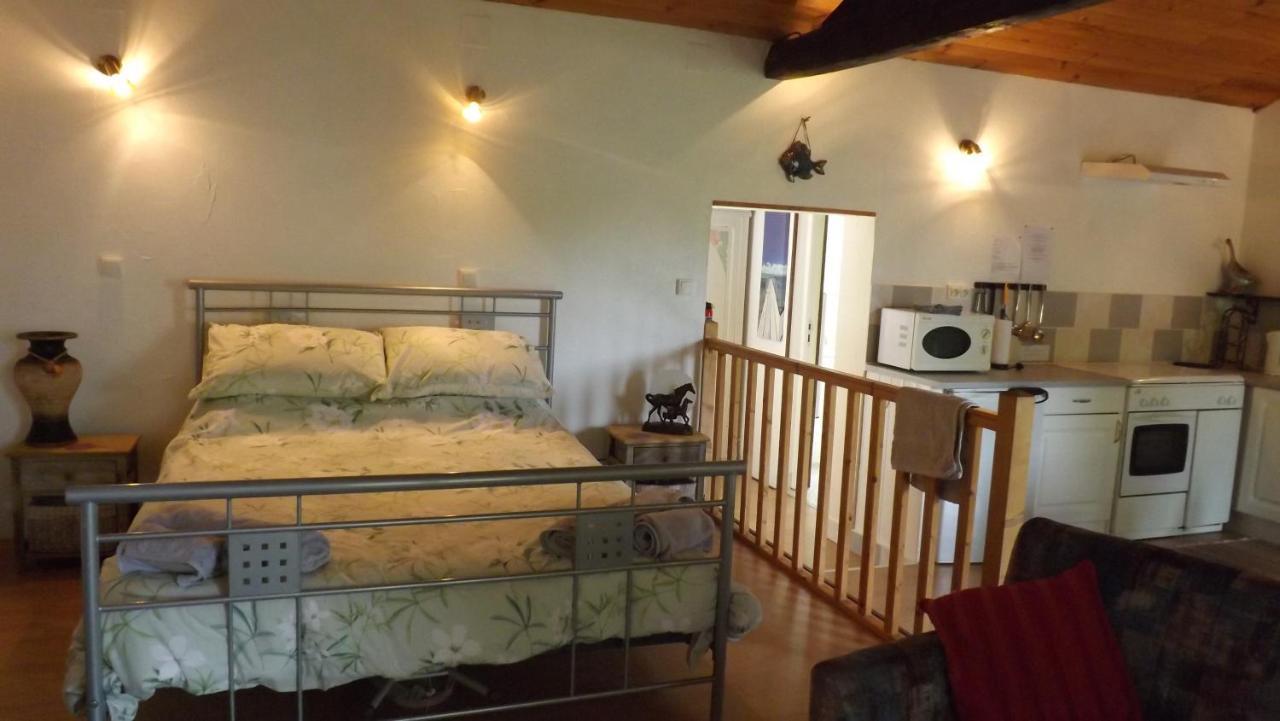 Villa Breesfalt Gite Accomodation Maisonnais-Sur-Tardoire Exterior foto